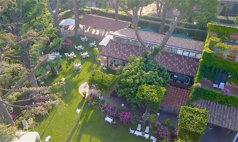 Hotel La Locanda Dei Ciocca 그로타페라타 외부 사진