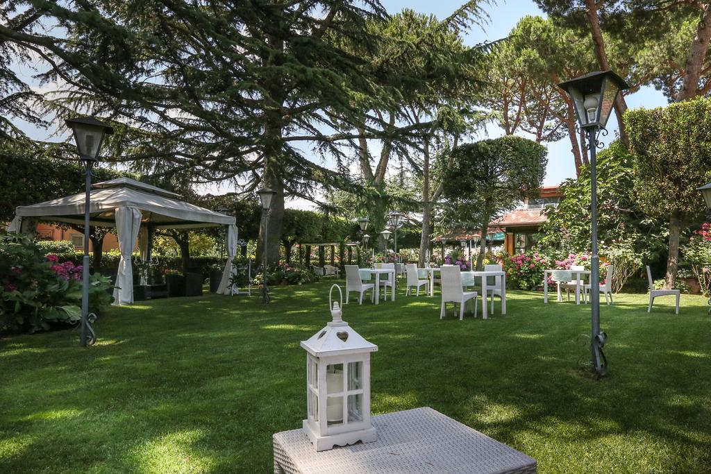 Hotel La Locanda Dei Ciocca 그로타페라타 외부 사진