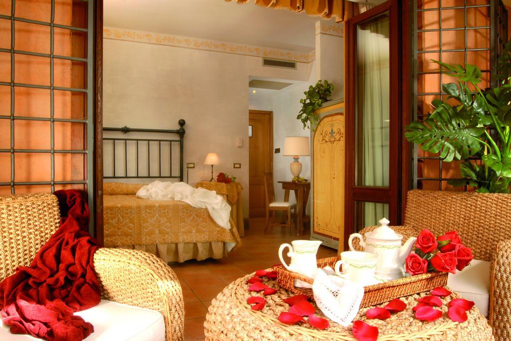 Hotel La Locanda Dei Ciocca 그로타페라타 외부 사진